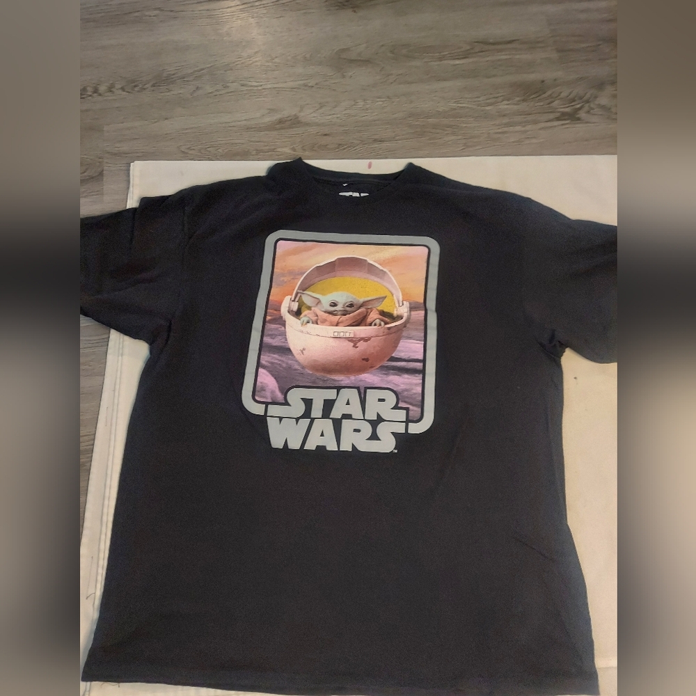 The product is a men's XL Star Wars vintage T-shirt.